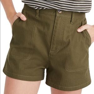 Madewell Camp Shorts in Kale